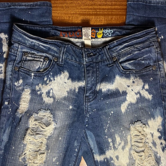 Mudd Juniors Bleached Ripped Jeans - Picture 2 of 7